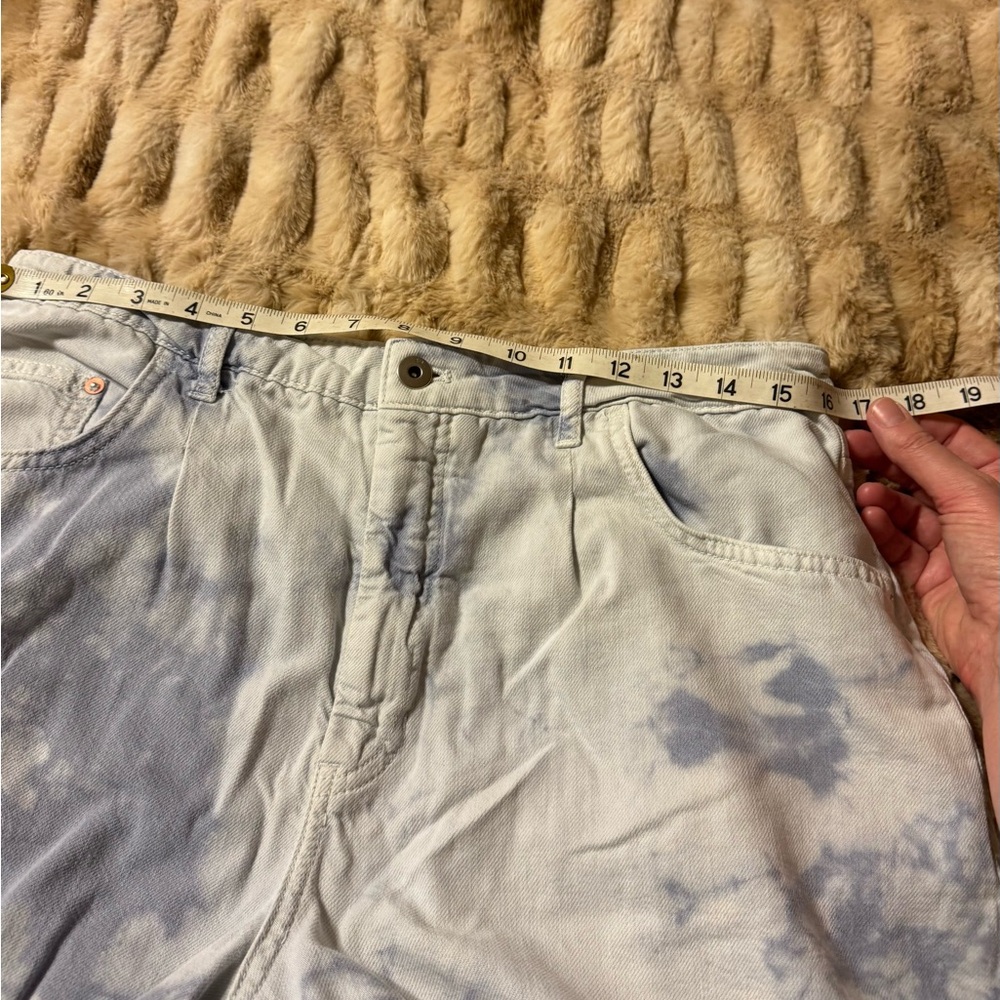 Pilcro and the Letterpress Blue and White Bleach Tye Dye Cropped Jeans - Picture 5 of 15